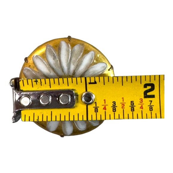 Vintage Hand-Painted Daisy Brooch Pin Gold Tone White & Yellow Floral Design - Picture 3 of 3